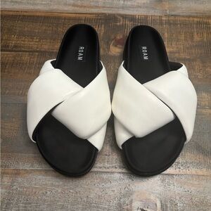 ROAM FOLDY PUFFY SANDALS WHITE VEGAN LEATHER
